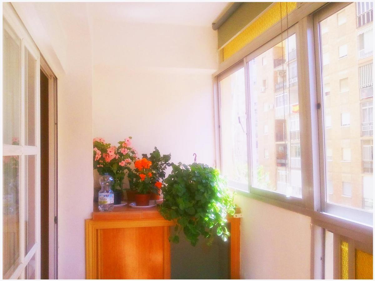 Bonito Apartamento Centrico Y Cerca De La Playa. Малага Екстериор снимка